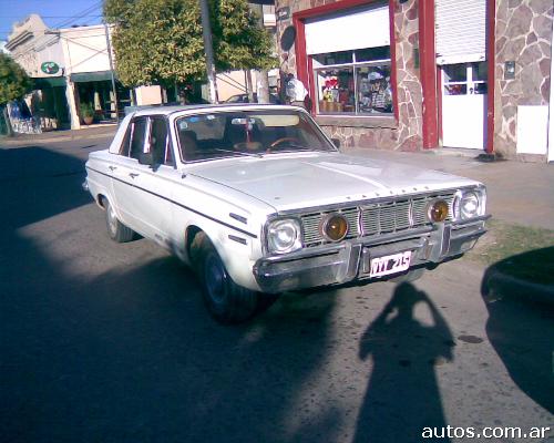 Chrysler Valiant SEDAN en Coronel Brandsen