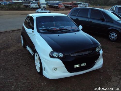 modelo 2000 85000 km Nafta es un corsa tuning que tiene de todo un 