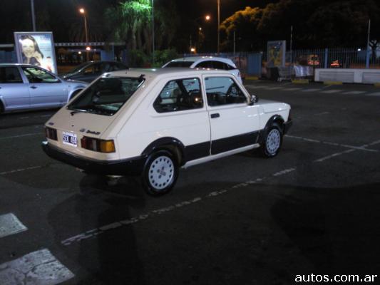 Autos fiat 147 en villa mercedes